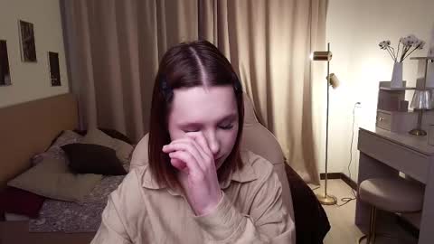 Mia online show from February 13, 9:12 am