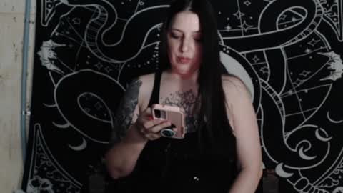 Hayle Woods online show from December 4, 2:36 am