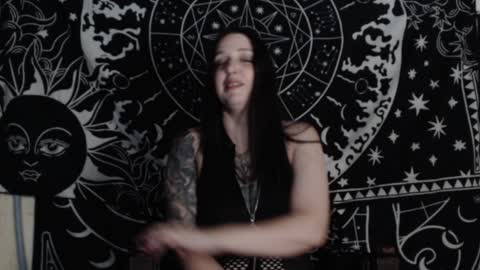 Hayle Woods online show from December 7, 3:09 am