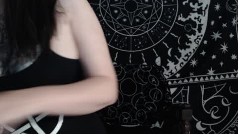 Hayle Woods online show from December 12, 2:48 am