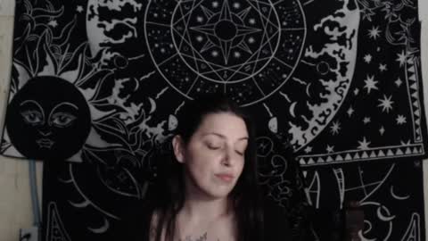 Hayle Woods online show from December 19, 2:34 am