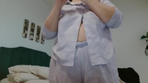 Hazel online show from February 24, 3:09 pm