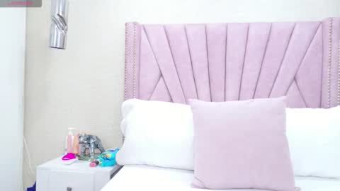 HazelMoret online show from February 12, 3:32 am