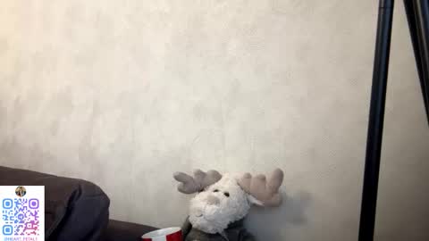 Mona online show from November 19, 12:04 pm