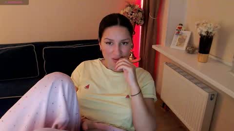 Snapshot of heaven_chloe chatting on September 8, 8:30 pm Heaven girl online show from September 8, 8:30 pm