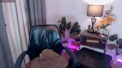 heavenlyhugecock online show from February 11, 11:42 am