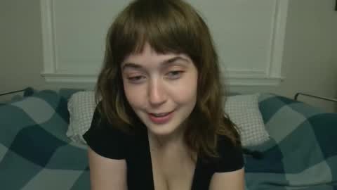 heavenlysiren online show from April 18, 4:47 am