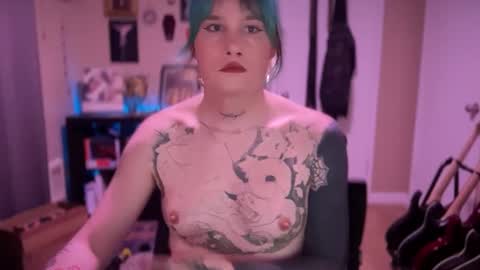 Saoirse online show from December 10, 7:16 am