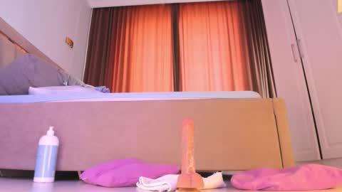 Call me Mia online show from March 18, 3:56 am