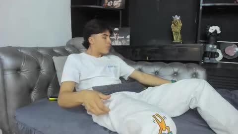 heellboy_ online show from October 14, 7:50 pm