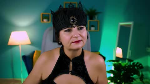 helenbeler online show from October 31, 12:38 pm