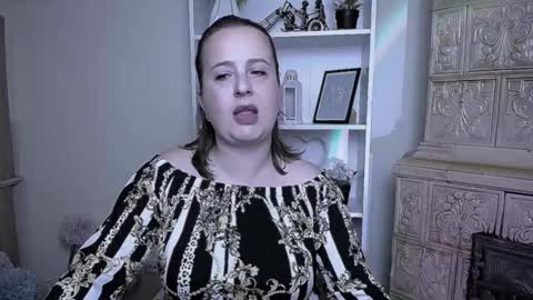 Snapshot of helenbrais chatting on October 16, 7:41 am Helen online show from October 16, 7:41 am