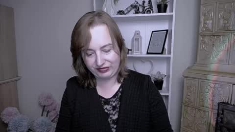 Snapshot of helenbrais chatting on October 10, 6:52 am Helen online show from October 10, 6:52 am