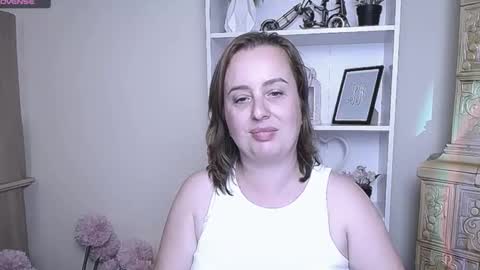 Snapshot of helenbrais chatting on October 8, 8:09 am Helen online show from October 8, 8:09 am