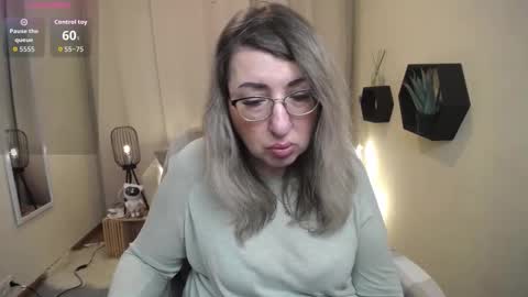 helenenigma online show from February 23, 8:22 pm