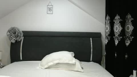 helenhelly online show from January 9, 7:31 am