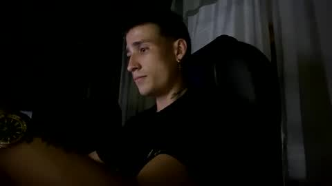 Snapshot of hell_boy66 chatting on March 4, 2:06 am Eros online show from March 4, 2:06 am