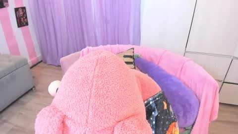 Laura online show from October 2, 2:54 am