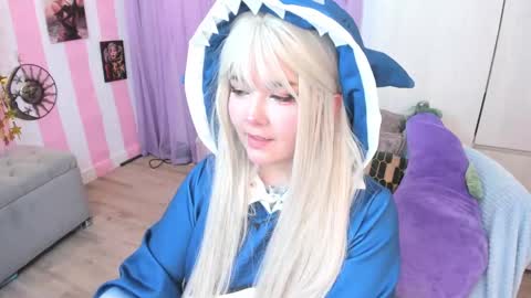 Laura online show from September 13, 3:53 am