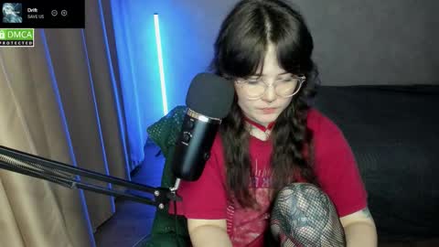 Red online show from October 30, 8:09 pm