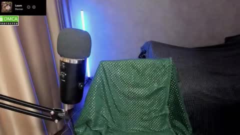 Red online show from November 29, 7:54 pm