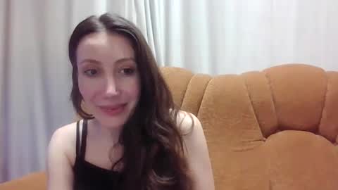 HellaryTourent online show from March 4, 5:32 pm