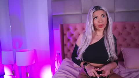 hellenroyy online show from April 3, 3:46 am