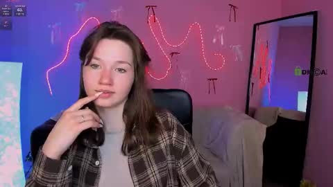 Helli online show from March 13, 8:23 pm