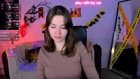 Helli online show from November 3, 8:10 pm