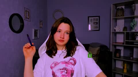 Helli online show from March 11, 2:42 am