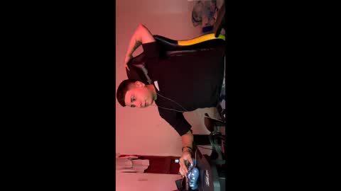 Star and Andy online show from December 22, 6:36 pm