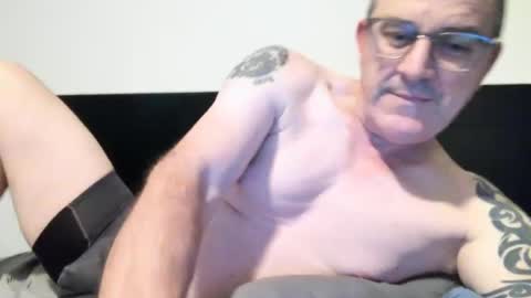 hempie1973 online show from July 8, 10:08 am