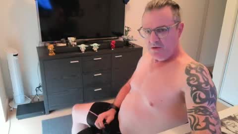 hempie1973 online show from June 29, 6:54 am