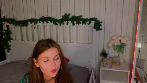 Nicole online show from March 9, 2:05 am