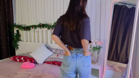 Nicole online show from March 7, 9:37 pm