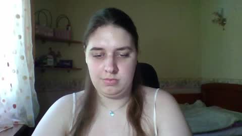 hess_luna_ online show from May 22, 9:27 am