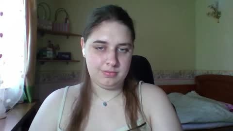 hess_luna_ online show from May 21, 9:16 am