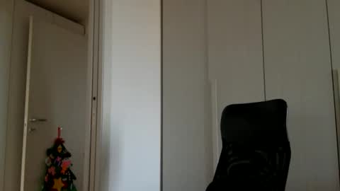 hhombre online show from December 19, 2:12 pm