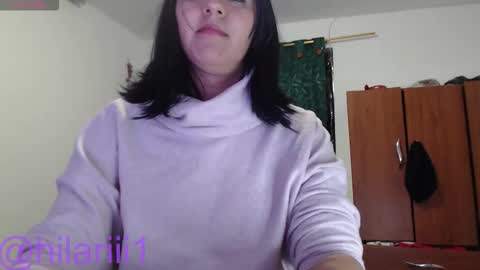 hilaril18 online show from March 13, 12:47 am