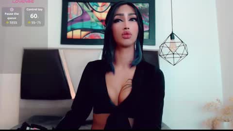 Hilary Avilan online show from January 16, 7:45 pm