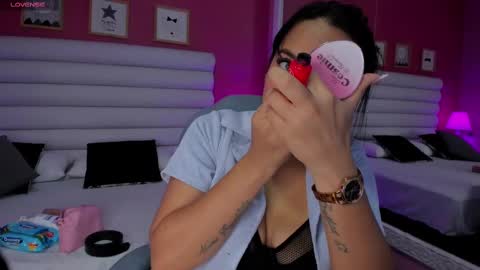 hilary_tailor online show from September 30, 12:04 pm