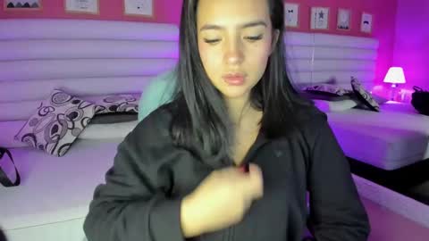 hilary_tailor online show from September 22, 11:03 am