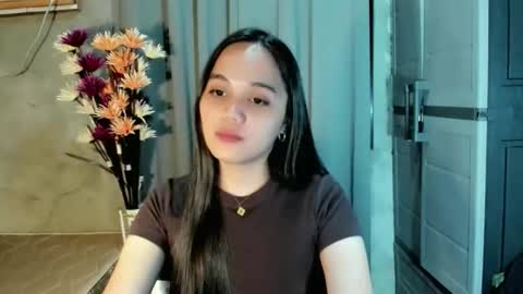 hilarymolly online show from May 6, 9:32 pm