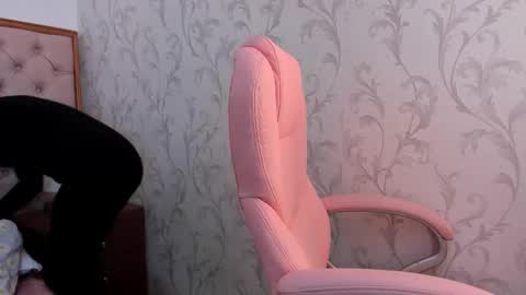 Hillary online show from October 10, 11:38 am