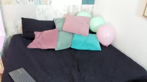 Hillary online show from November 13, 3:09 am