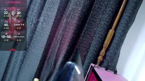 Inori Independent model online show from April 3, 6:37 pm