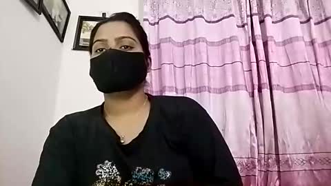 himuhimu22 online show from April 7, 6:21 pm