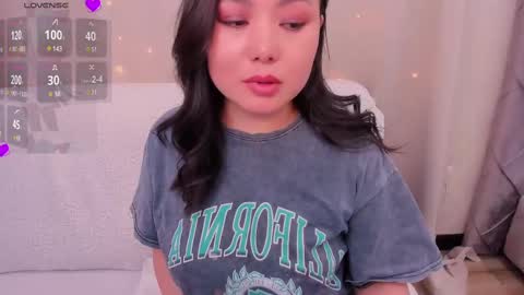 Sexy Hina online show from March 5, 9:27 am