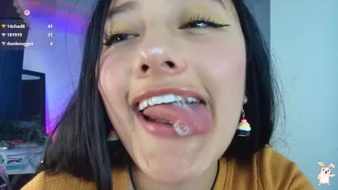 hinata online show from December 17, 9:10 pm