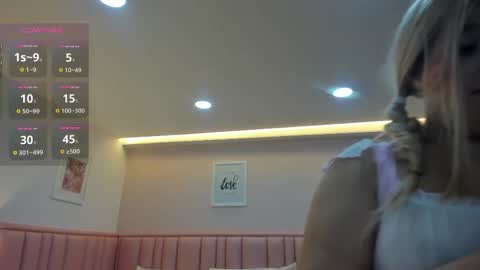 hinata_dolly online show from April 14, 11:57 am